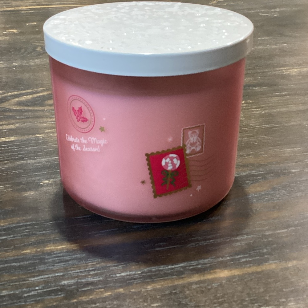 Bath & Body Works Crushed Candy Cane 3 Wick Candle - Picture 5 of 6